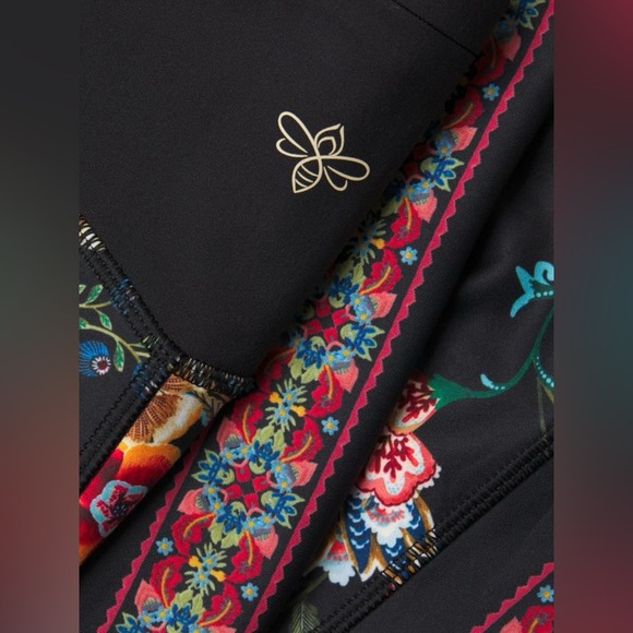 Johnny Was Ardell High Waist Sculpting Legging in Black Multi Size XXL. - Picture 15 of 16